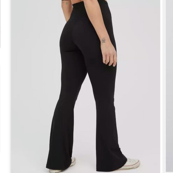 Aerie OFFLINE Real Me High Waisted Crossover Flare Legging - Picture 2 of 8